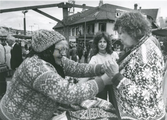 Spøtekoner på torget