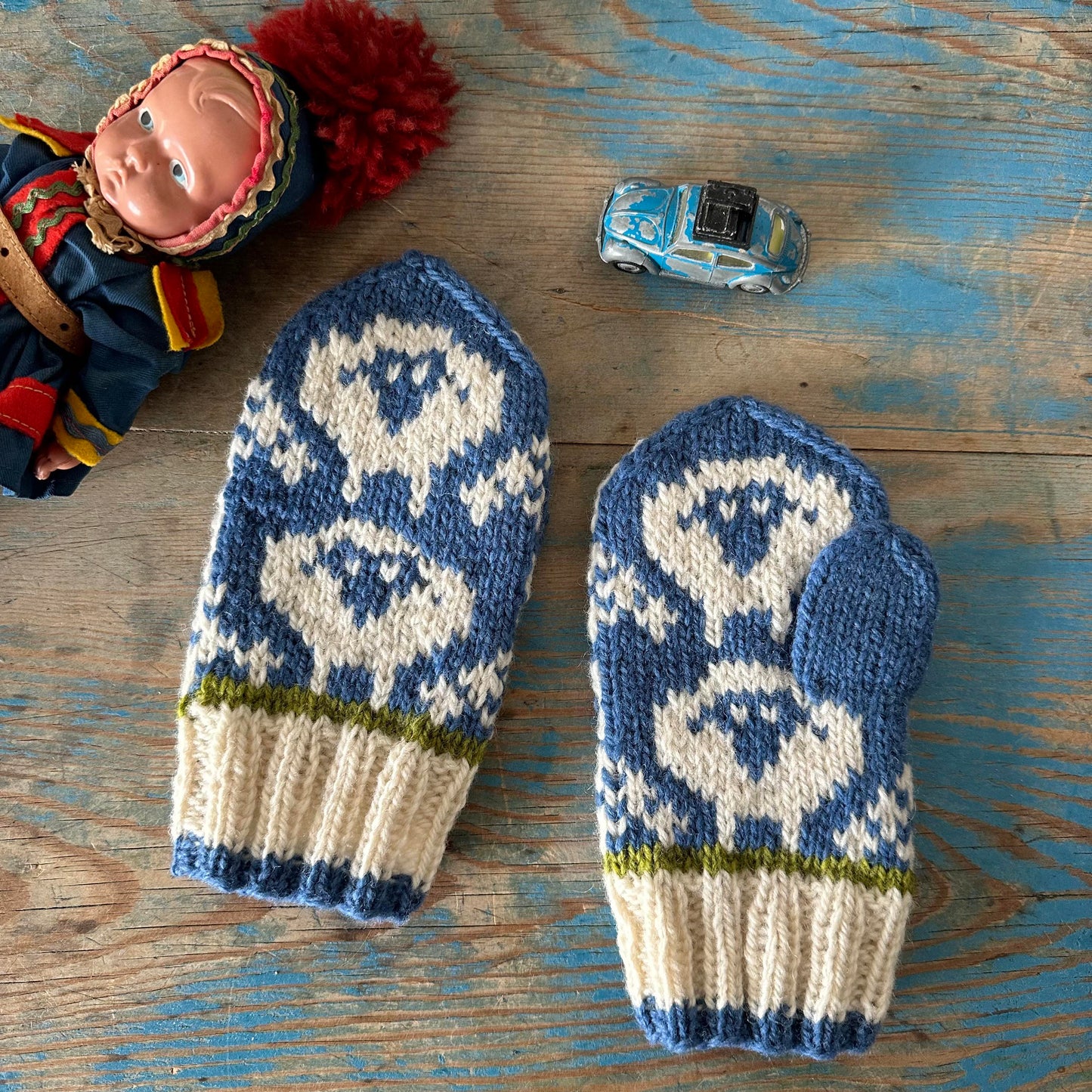 Fru Fårikåls raske barnevotter